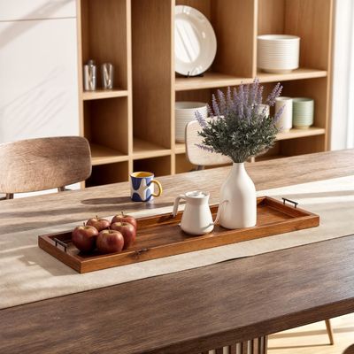 큰 목재 서비스 보드 좋아하는 치즈를 표시하고 서비스하기 위해 완벽