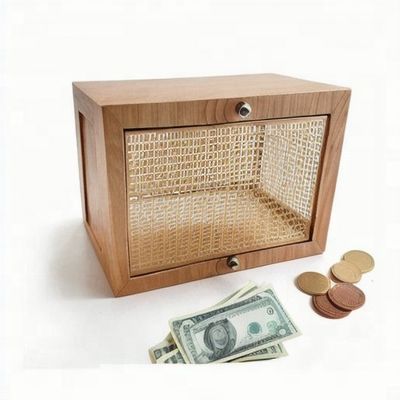 상자 와 함께 만든 목조 돼지 뱅크 - 돈 절약 목표 를 달성 할 수 있는 재미있고 실용적인 방법