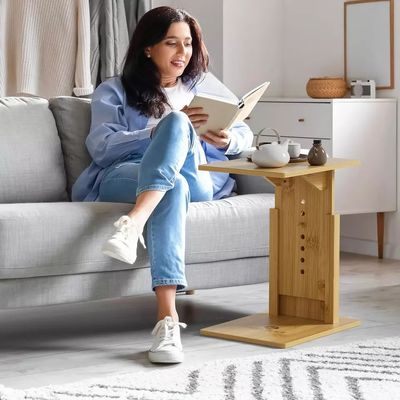 조정 가능한 직사각형 대나무 C 모양 옆 테이블 소파 뒤에 나무 커피 테이블