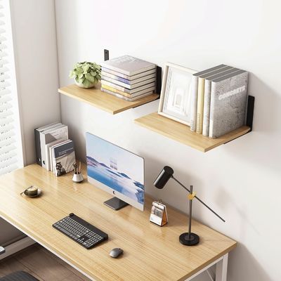 스타일리시한 거실의 현대적인 벽 디스플레이를 위한 목재 부동 선반