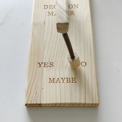 연령대 8~13세 인기가 있는 오크 목조 조각 공예품 야외 놀이 장식