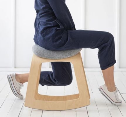 인쇄 홈 오피스 현대 목재 구조의 에르고노믹 Saddle Stool
