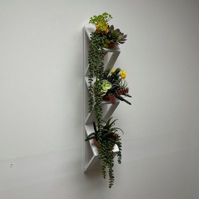 수풀 또는 허브 정원 맞춤 로고와 함께 흰색의 나무 벽 플랜터 허용