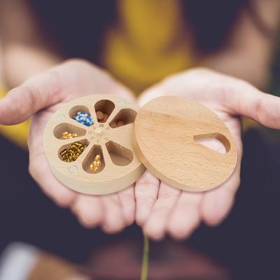 7일 알약 조직기 케이스 박스 트위스트 톱 디자인 의약품 비타민 사용자 정의를 위한 나무 알약 상자