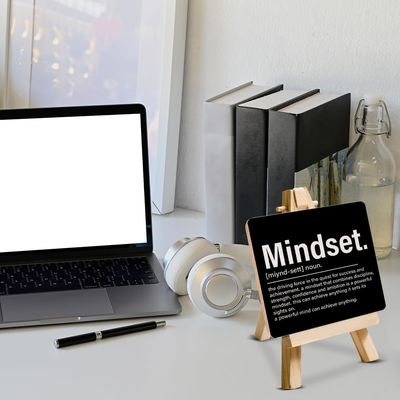 래크 된 가정 장식. 선물 오피스 데스크에 대한 영감을 주는 동기 부여 된 나무 표지판