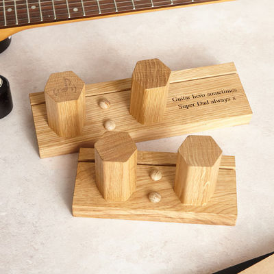 목재 벽에 장착된 기타 디스플레이 스탠드