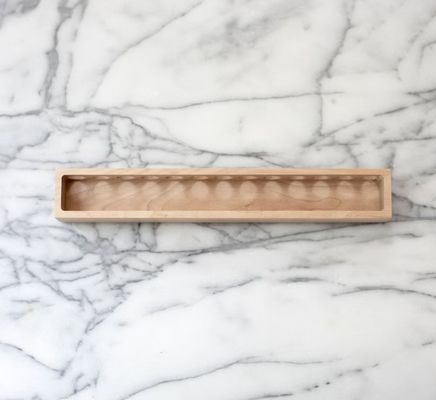 사용자 지정 로고 디자인 다기능 디자인과 함께 벽에 장착 된 고체 버치 캐비닛