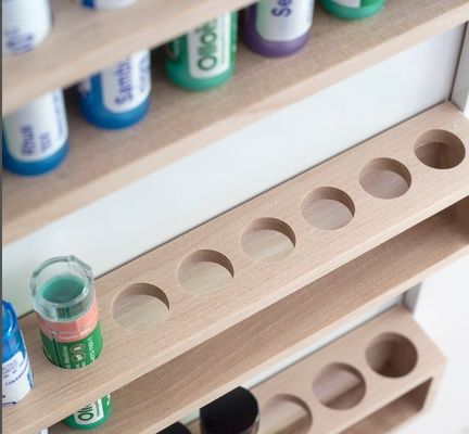 사용자 지정 로고 디자인 다기능 디자인과 함께 벽에 장착 된 고체 버치 캐비닛