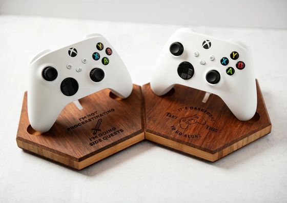 조정 가능한 게이머 스탠드 최적의 게임을 위해 대나무와 아크릴의 이상적인 조합