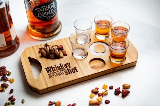 현대적인 스타일리시 대나무 보드 비행 맥주 트레이