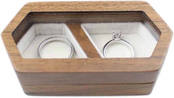 하얀 벨벳 투명한 뚜?? 과 태운 인쇄가있는 손으로 만든 커플 링 박스