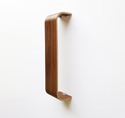 벽에 장착 된 목재 스파 샤워 수건 스탠드 로 욕실 을 손쉽게 정리 하십시오