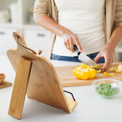 측정 변환 차트와 함께 단일 계층 요리 책 서판 필수 가정용 품목