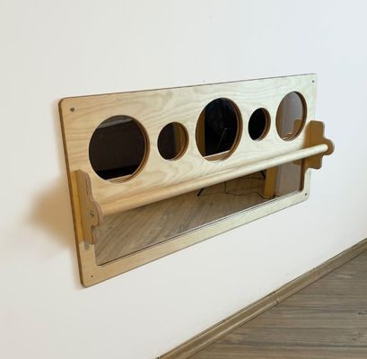 몬테소리 거울 목재 바와 공간 최적화를 위해 아기 바닥 거울을 끌어올리십시오