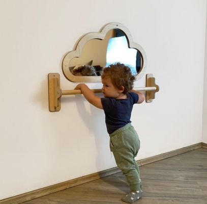 몬테소리 거울 목재 바와 공간 최적화를 위해 아기 바닥 거울을 끌어올리십시오