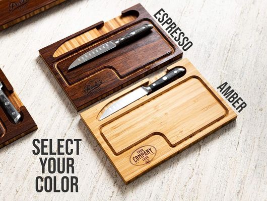 목재 절단 보드 쥬스 틈과 칼을 가지고 모든 계절을 위해 평면 색으로 설정