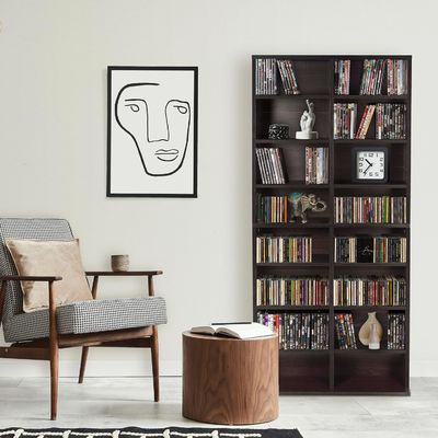 맞춤형 12 개의 조정 가능한 선반과 4 개의 고정 선반 소나무 나무 색의 미디어 캐비닛