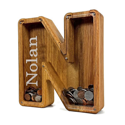 개인화된 알파벳 사용자 지정 로고와 함께 큰 돈 상자