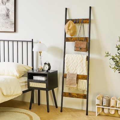 202405 욕실 담요 사다리 벽 굽은 금속 홀더 래크와 갈고리 및 인쇄가 태워졌습니다