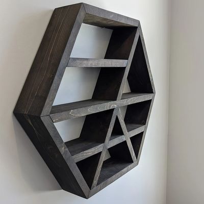 푸르스틱 농장 스타일로 벽에 장착 된 떠있는 선반으로 아늑한 분위기를 창조하십시오.