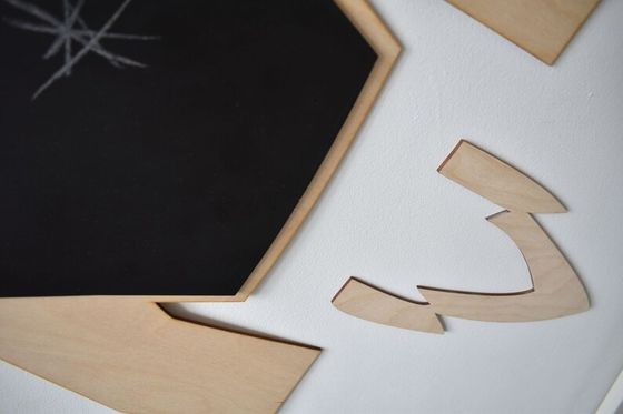 모든 계절 유아 몬테소리 로켓 현대 디자인에서 별과 목재 칠판