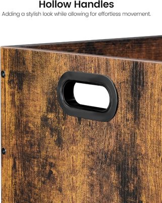 높은 양의 빈티지 목재 파일 저장 장치와 함께 거실 비닐 레코드 저장 조직기