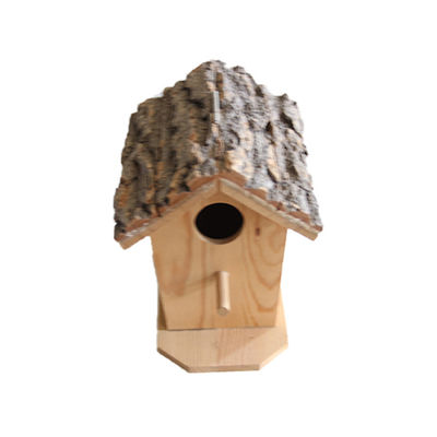 야외 정원 장식 새를 염두에 둔 목조 조류 집과 호흡 가능한 재료