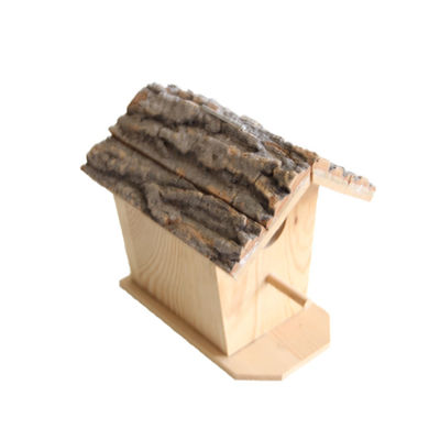 야외 정원 장식 새를 염두에 둔 목조 조류 집과 호흡 가능한 재료