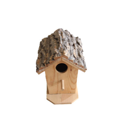 야외 정원 장식 새를 염두에 둔 목조 조류 집과 호흡 가능한 재료