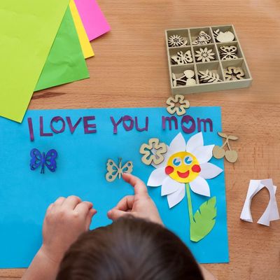 나무 장식 레이저 절단 빈 조각 꽃 테마 자연 장식 45pcs