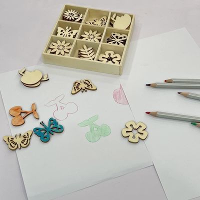 나무 장식 레이저 절단 빈 조각 꽃 테마 자연 장식 45pcs