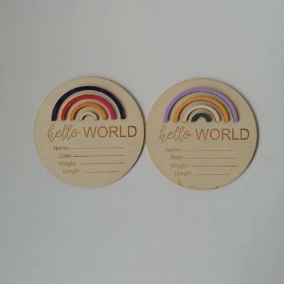 유럽에서 제작된 이 3D 목재 무지 마일스톤 카드로 기억에 남는 유치실을 만들어 보세요.