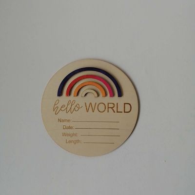 유럽에서 제작된 이 3D 목재 무지 마일스톤 카드로 기억에 남는 유치실을 만들어 보세요.