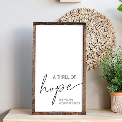 유목한 집 달콤한 목재 결혼식 손글씨 표지판 유럽에서 텅 빈 표시