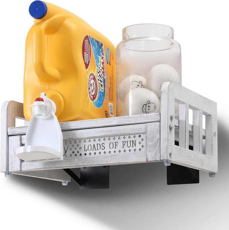 이 벽에 장착 된 목재 세탁기 보관장과 선반으로 세탁실을 변화시켜라