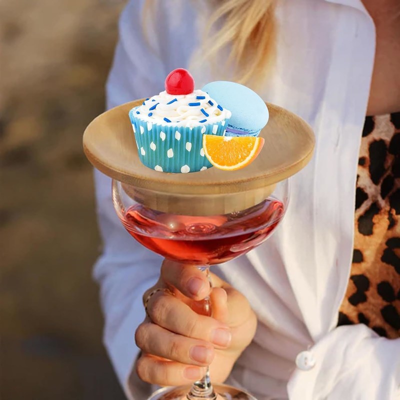 레드 와인 스프래싱을 방지하기 위해 6 개의 나무 와인 글래스 차쿠테리 보드 토퍼 세트