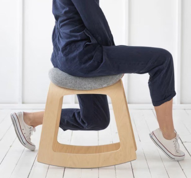 인쇄 홈 오피스 현대 목재 구조의 에르고노믹 Saddle Stool