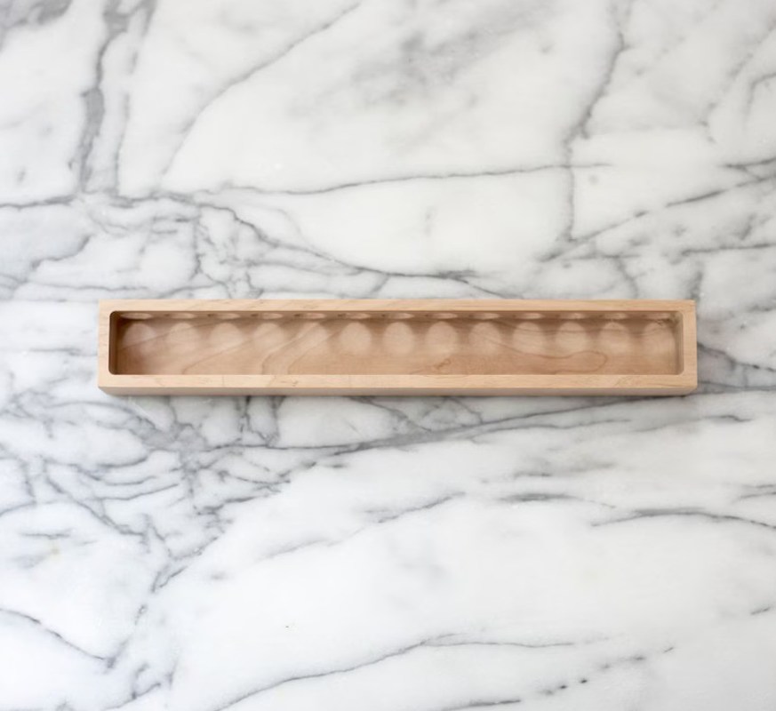 사용자 지정 로고 디자인 다기능 디자인과 함께 벽에 장착 된 고체 버치 캐비닛