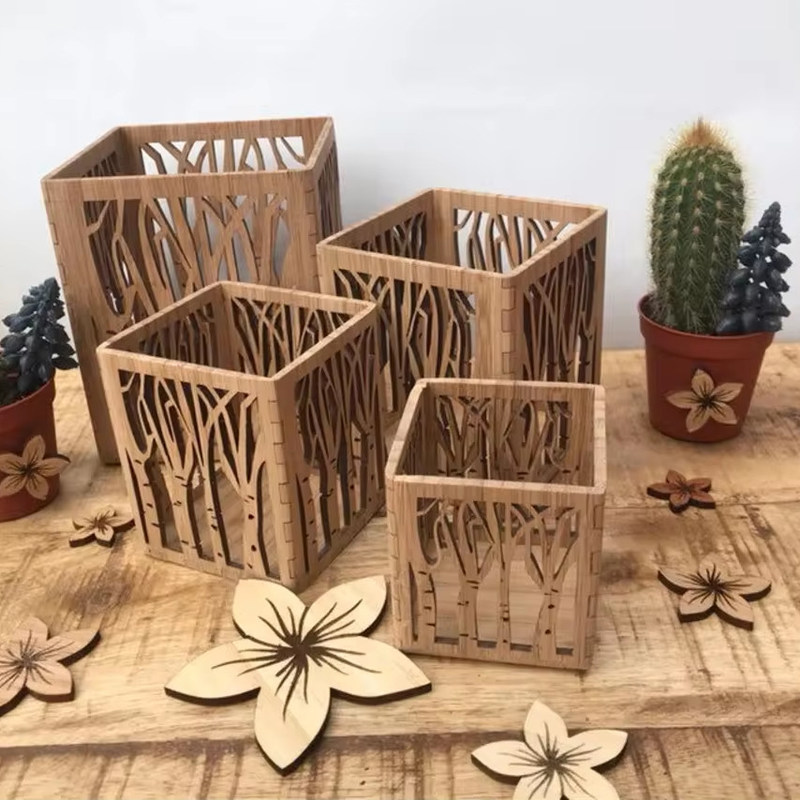 레이저 절단 디자인에서 손으로 만든 차 라이트 홀더를위한 나무 평면 색 촛불 랜턴